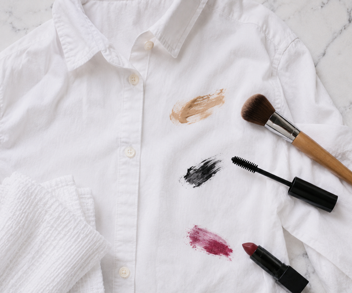 How to Remove Makeup Stains From Clothes: 7 Ways (Foundation, Mascara, Lipstick)